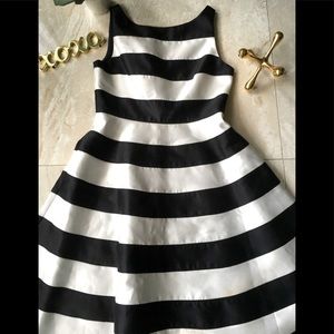 ADRIANNA PAPPELL DRESS🖤